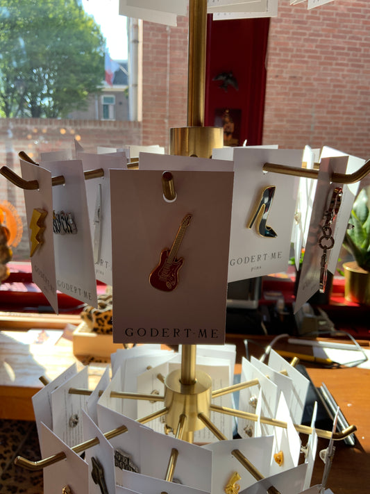 Guitar pin red gold