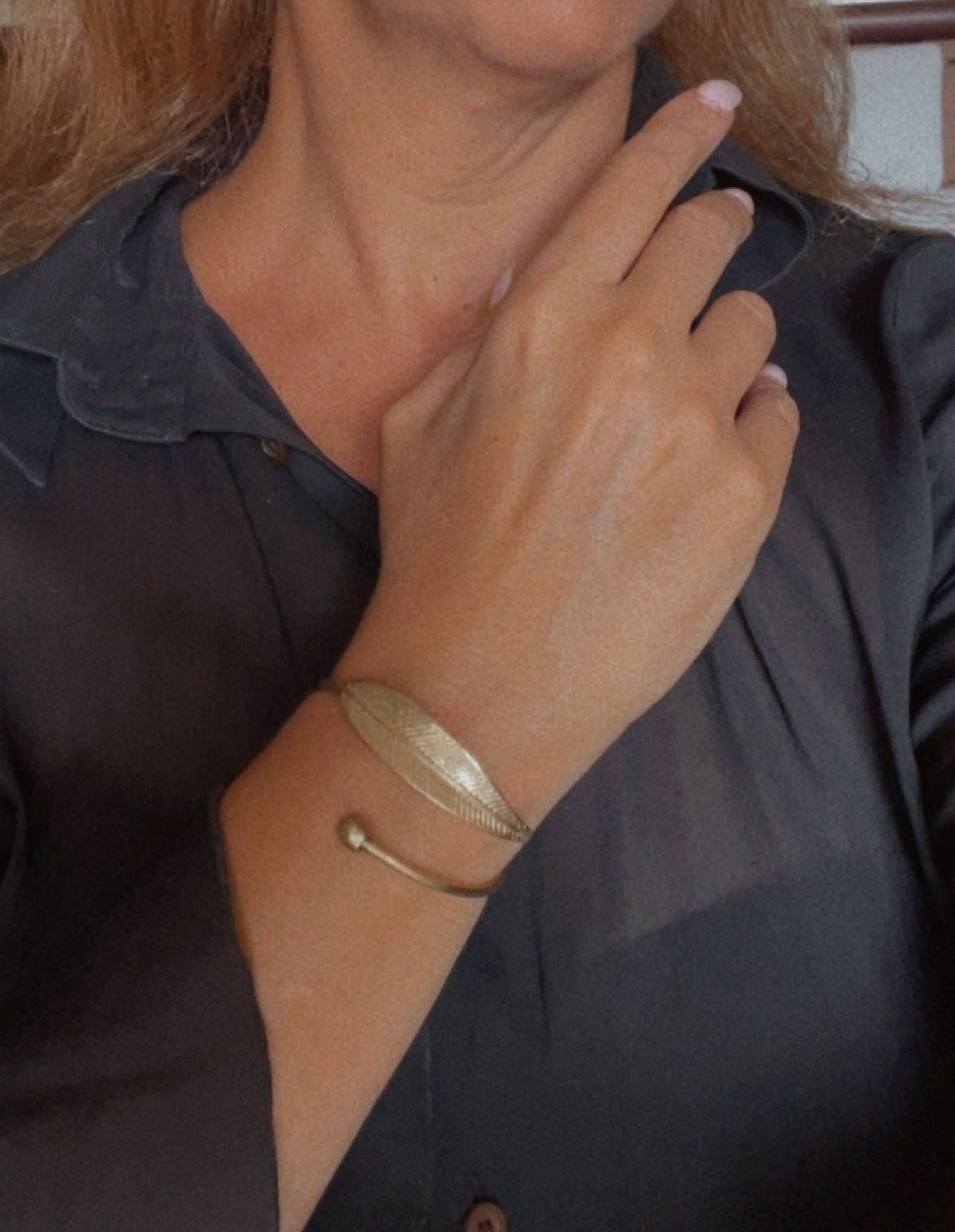 Adjustable gold leaf bracelet with ball on brass base