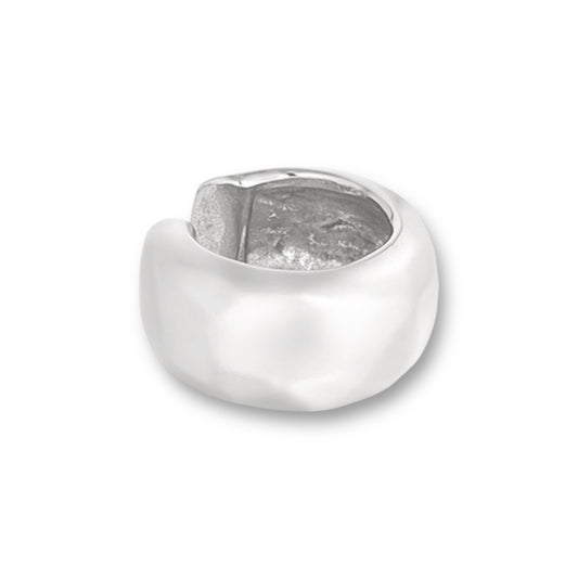 Zilveren Ear cuff gehamerd