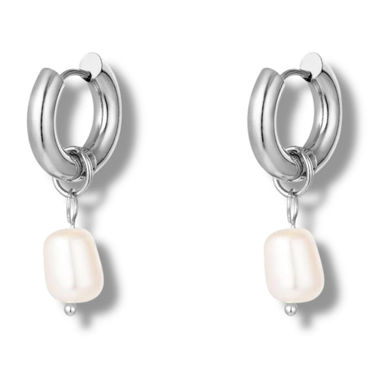 Zilveren oorringen met parel hanger