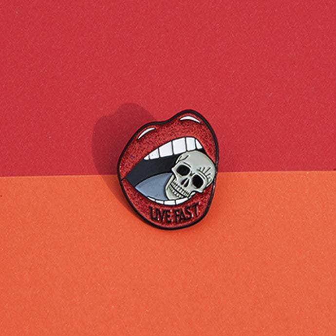 “Live Fast” glitter mouthpin