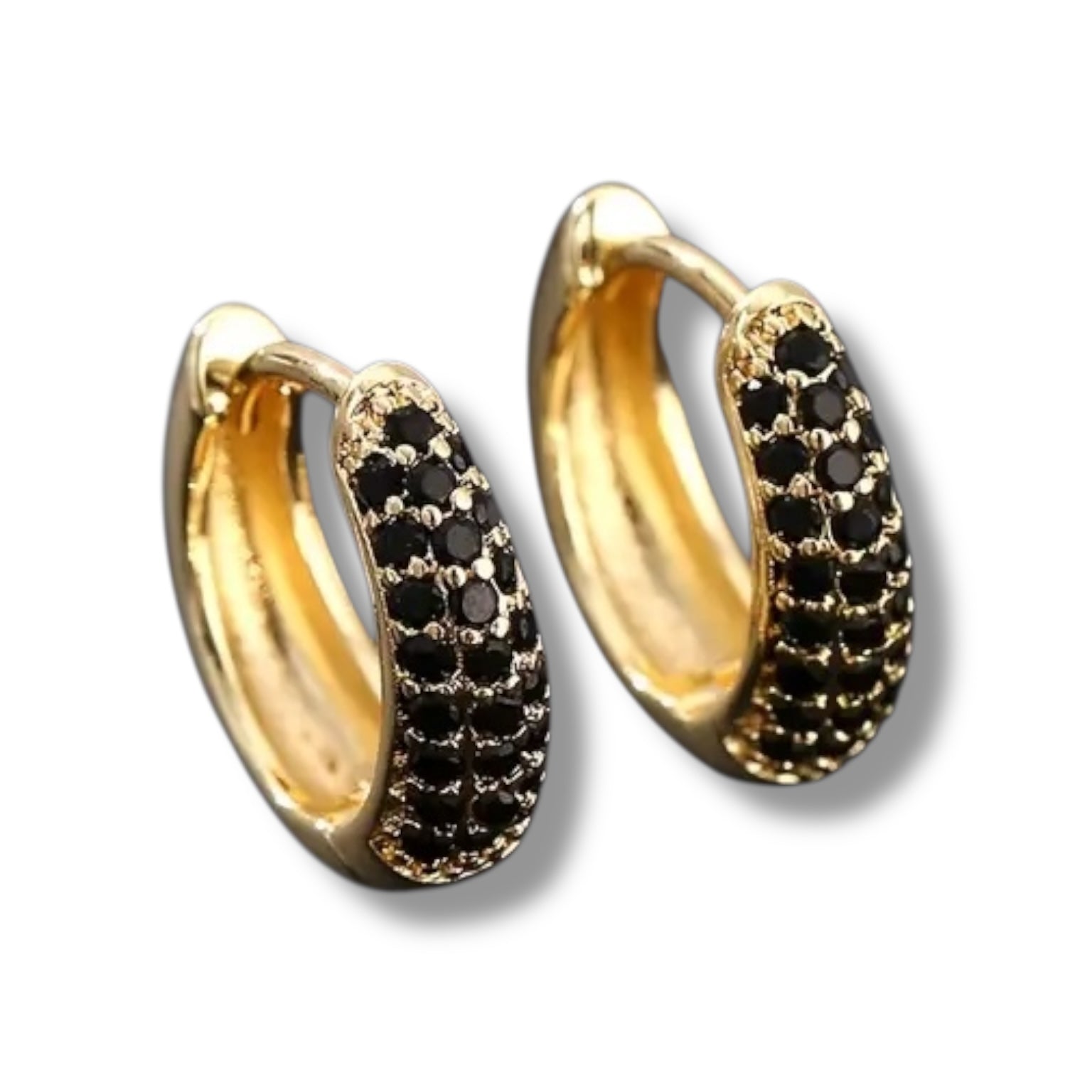 Kleine gouden oorringen met zwarte steentjes