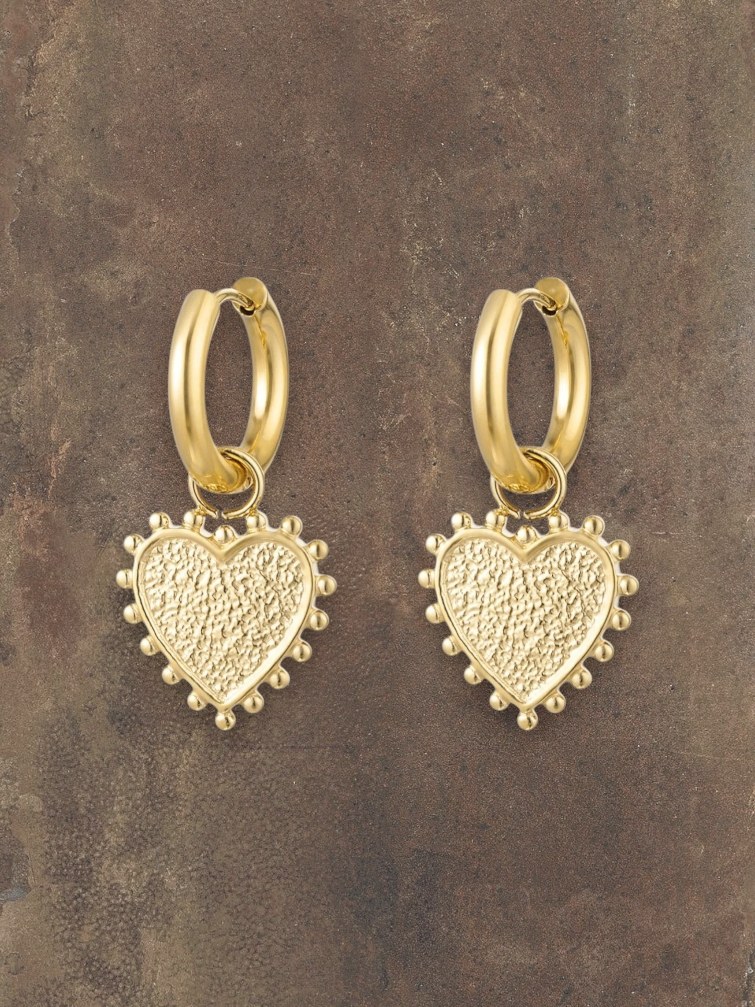 Gouden oorbellen met hart