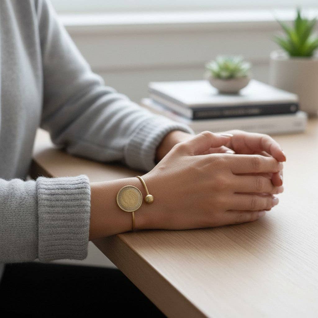 Moon gold adjustable bracelet in brass and zamak