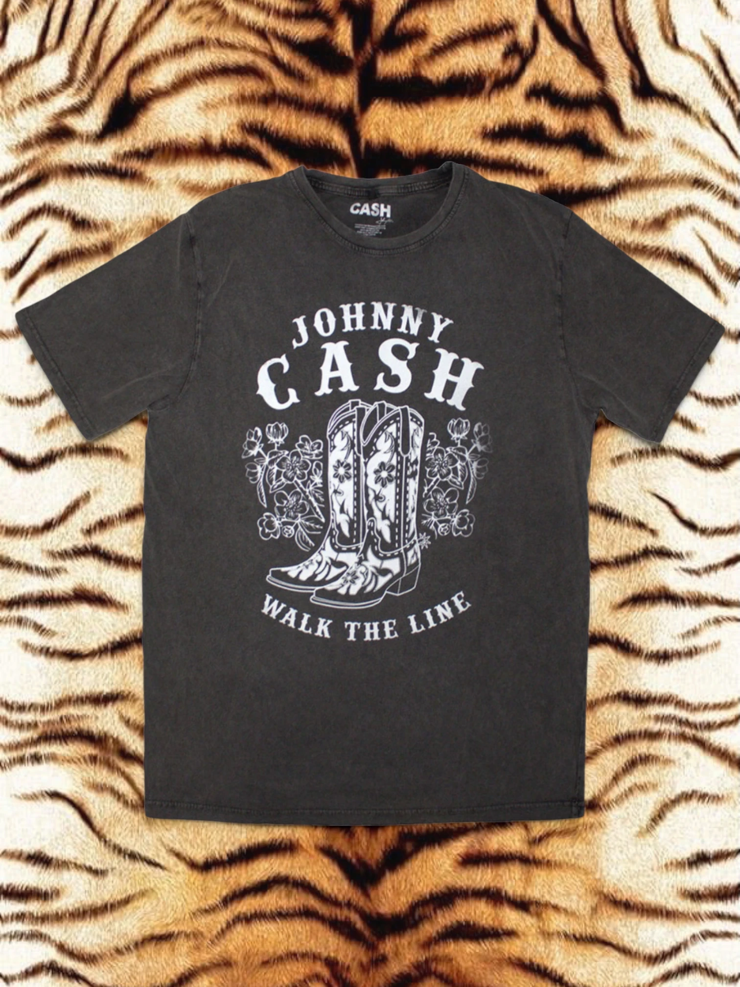 Johnny Cash Stone Wash T‑Shirt – Walk The Line Boots (Limited Edition 999 stuks)