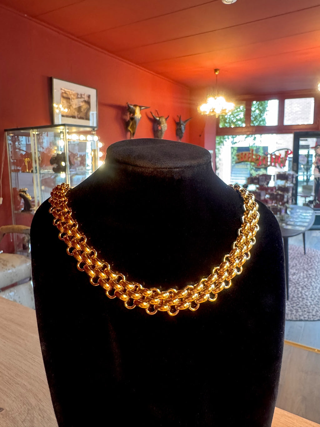 Double link gold necklace
