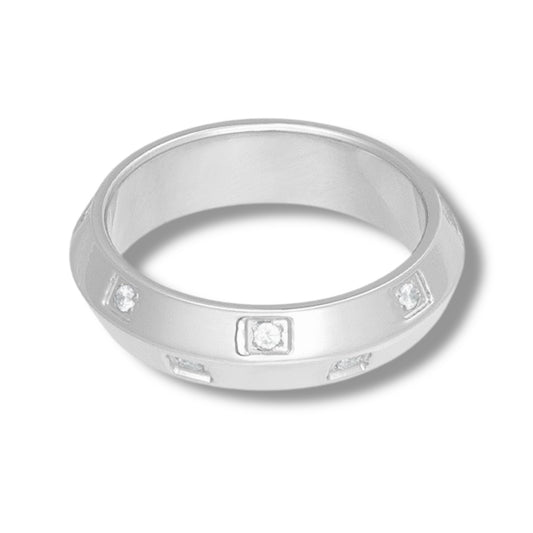 Zilveren ring met steentjes