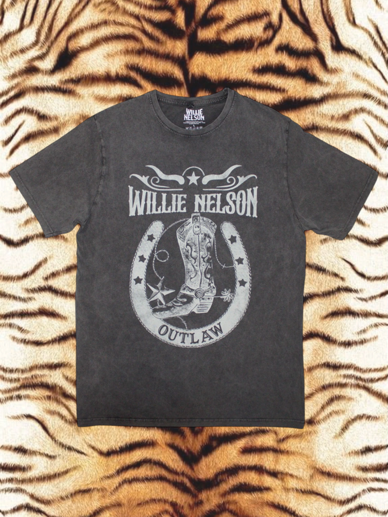 Willie Nelson Unisex Stone Wash T-Shirt: Outlaw (Charcoal Grey)