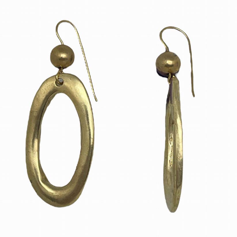 Earrings with hook and oval pendant in gold