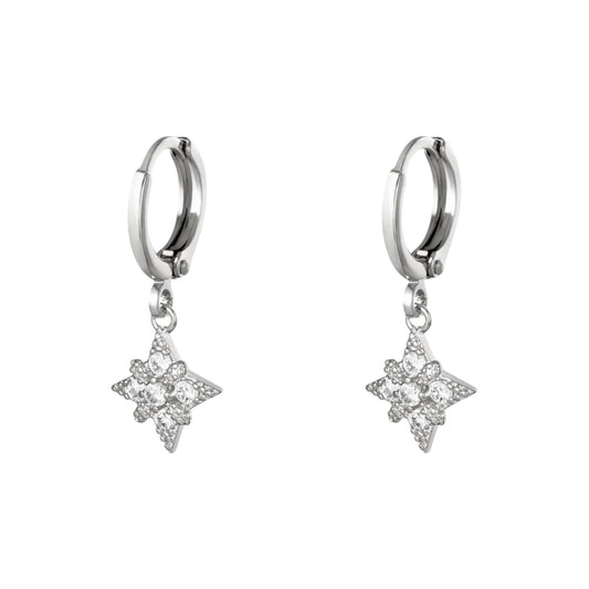 Pendientes de plata con colgante de estrella.