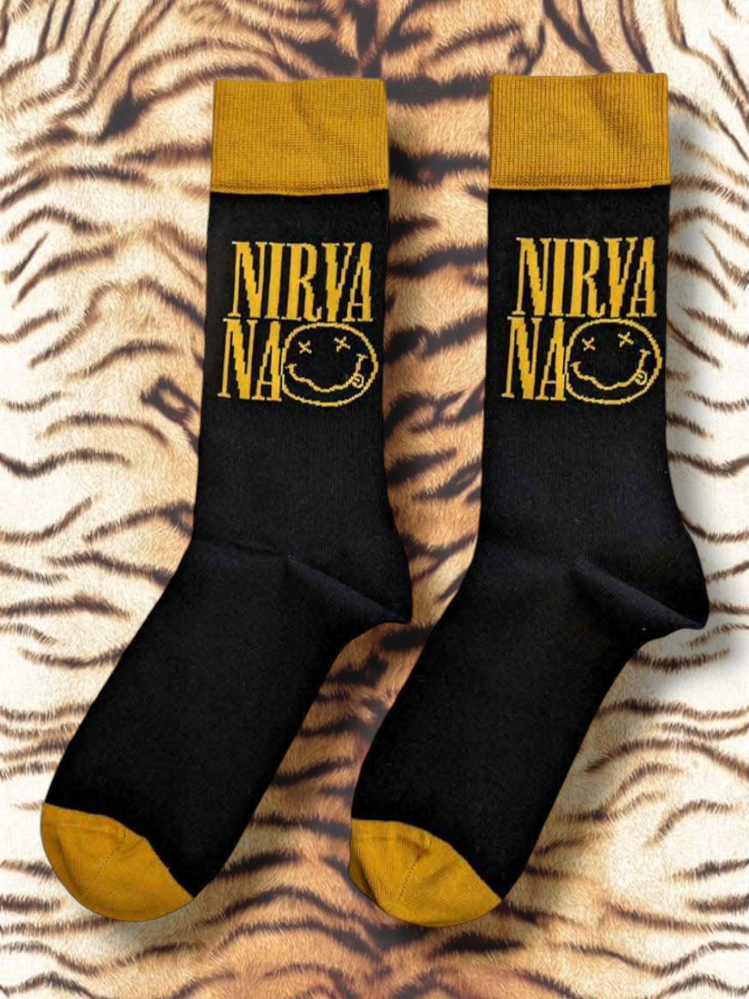 Nirvana Unisex Socks: Logo Stacked (Black) (maat 40-45)