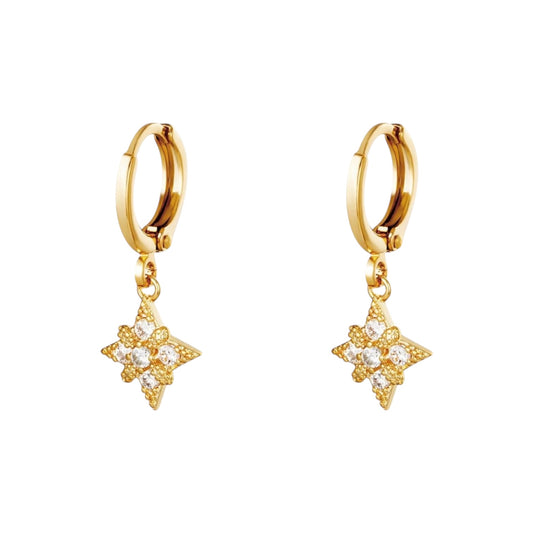 Pendientes de oro con colgante de estrella.