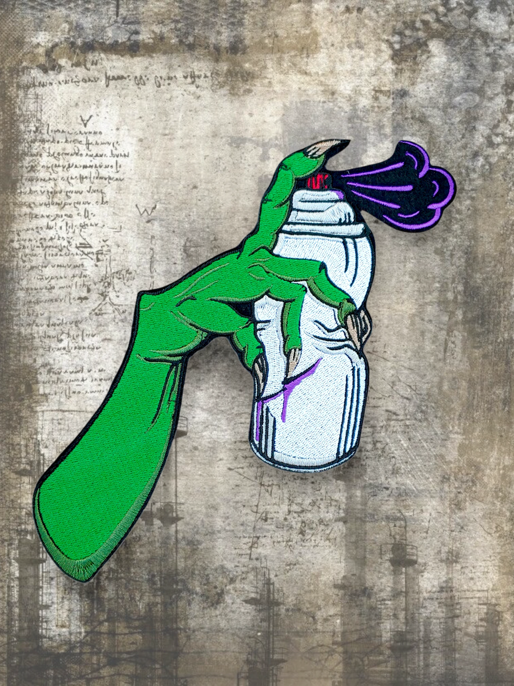 Parche bordado para planchar con lata de pintura en aerosol a mano de monstruo grande