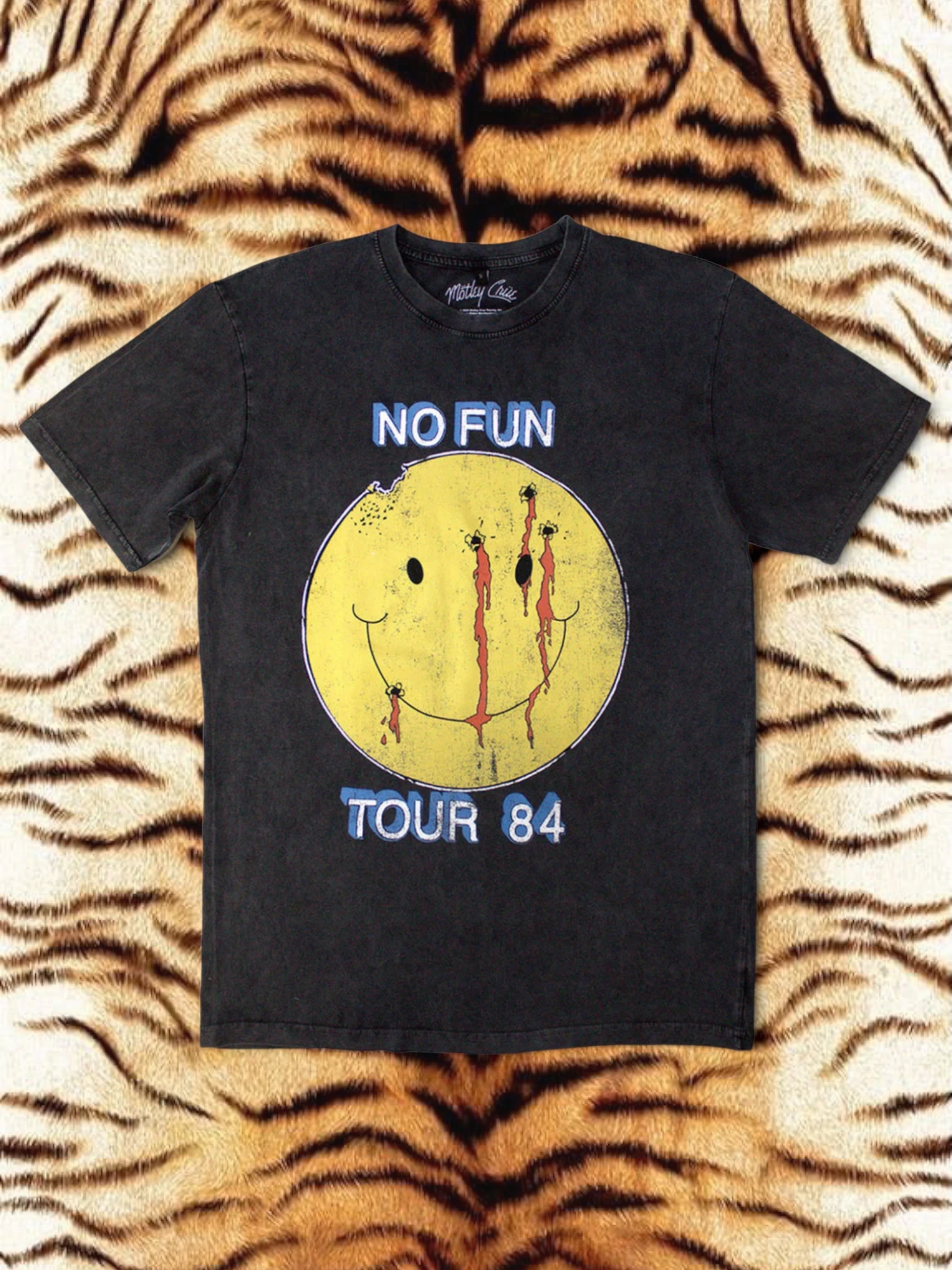 Mötley Crüe Stone Wash T-Shirt – No Fun Tour ’84 (Edición Limitada 999 unidades)