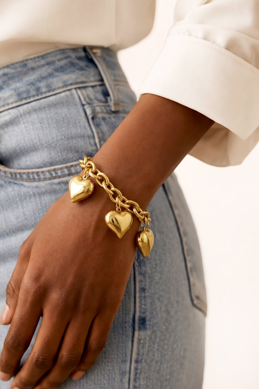 Elegant Heart Charm Bracelet for Everyday Wear