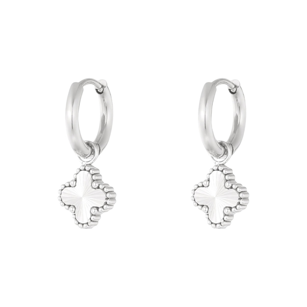 Silver earrings with clover pendant