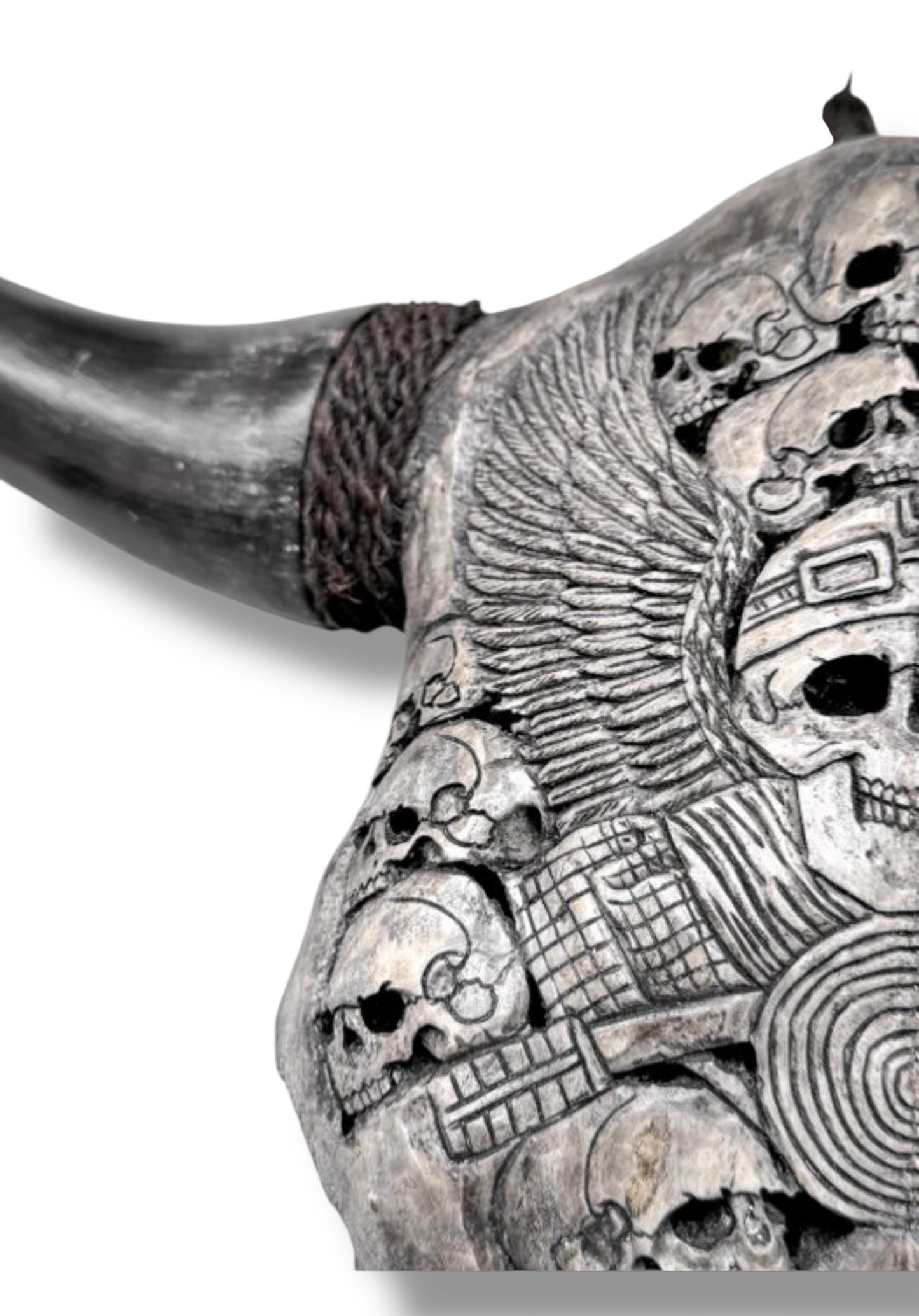 Handgesneden  Stieren Schedel met skulls