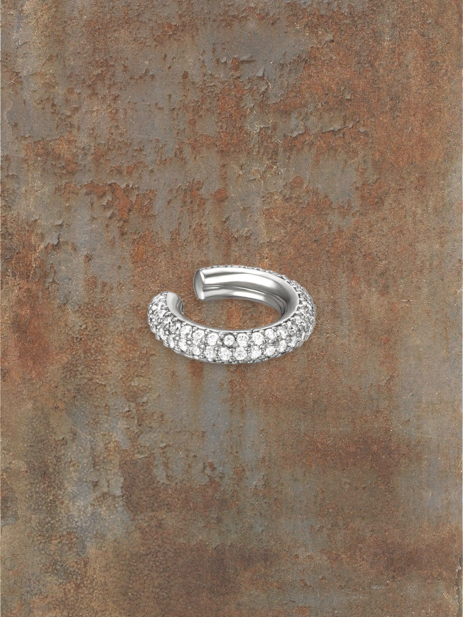 WILDSIDE silver ear cuff adorned with sparkling stones, no piercing needed.