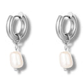 Zilveren oorringen met parel hanger