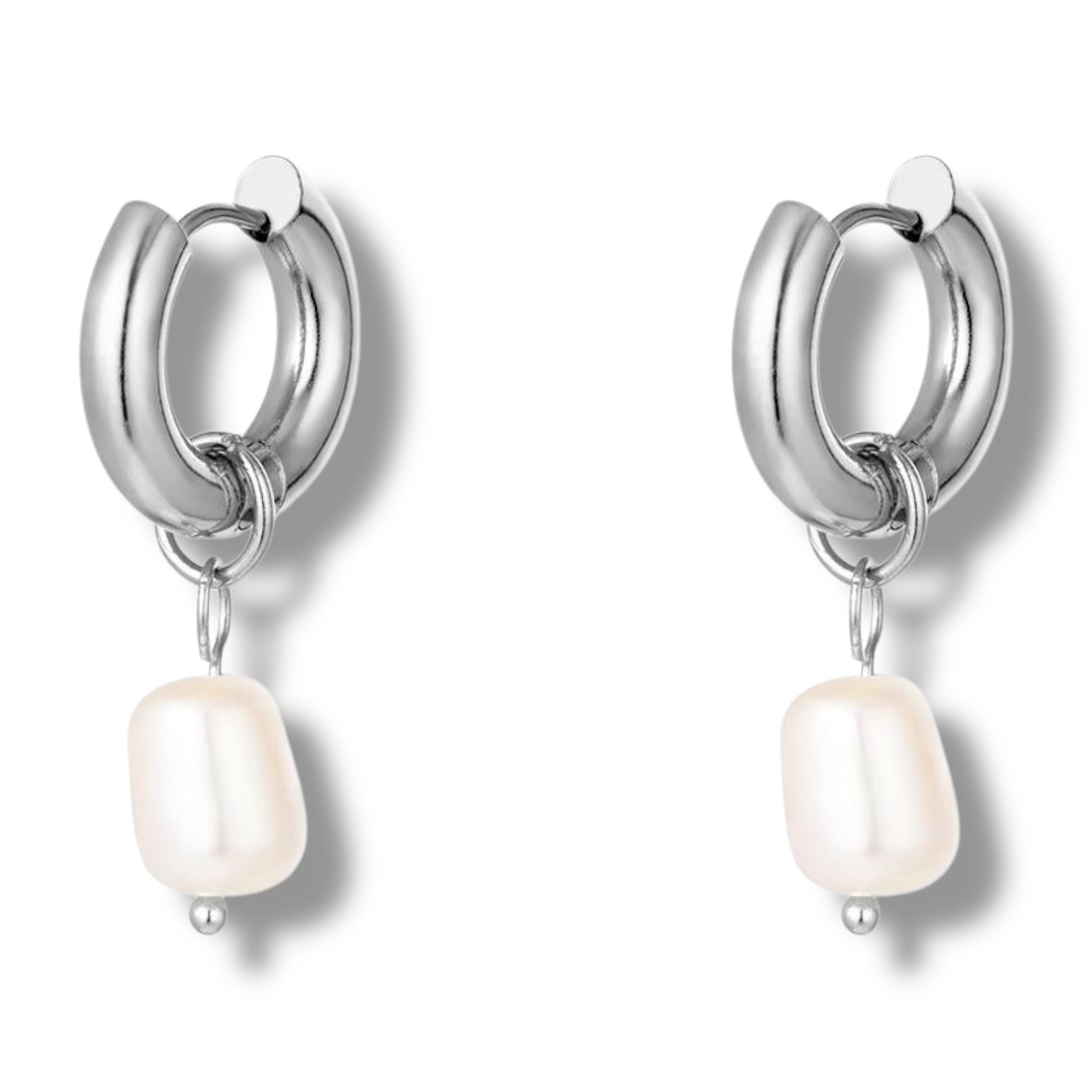 Zilveren oorringen met parel hanger