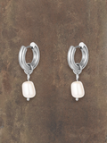 Zilveren oorringen met parel hanger
