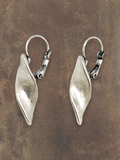 Propeller earring in silver plated crossbow