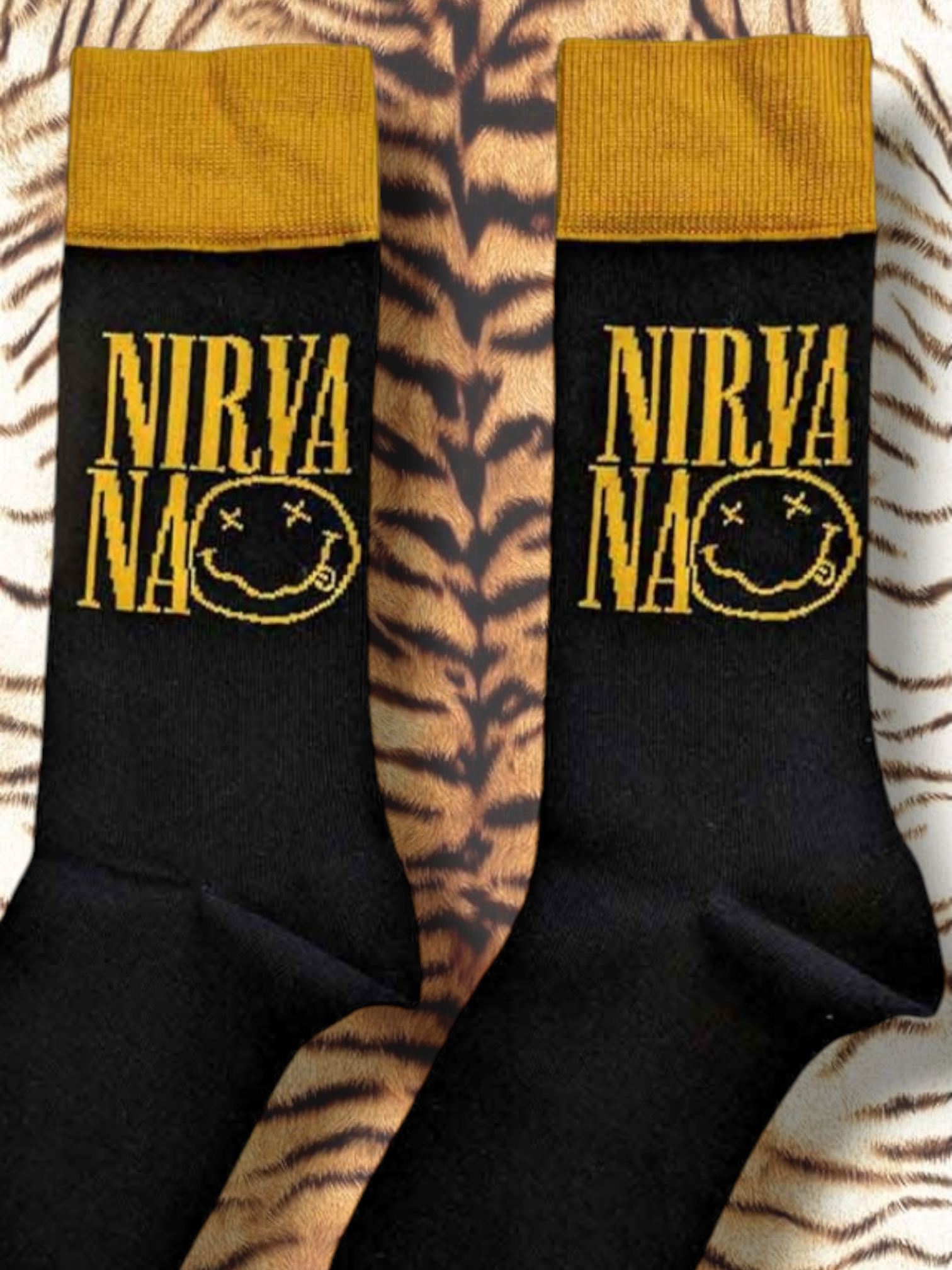 Nirvana Unisex Socks: Logo Stacked (Black) (maat 40-45)
