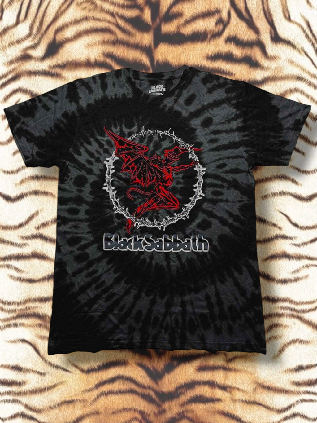 Black Sabbath Unisex T-Shirt: Red Henry (Black) (Wash Collection)