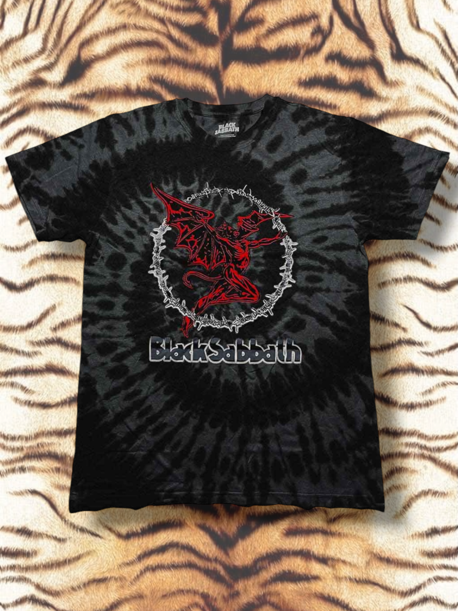 Black Sabbath Unisex T-Shirt: Red Henry (Black) (Wash Collection)