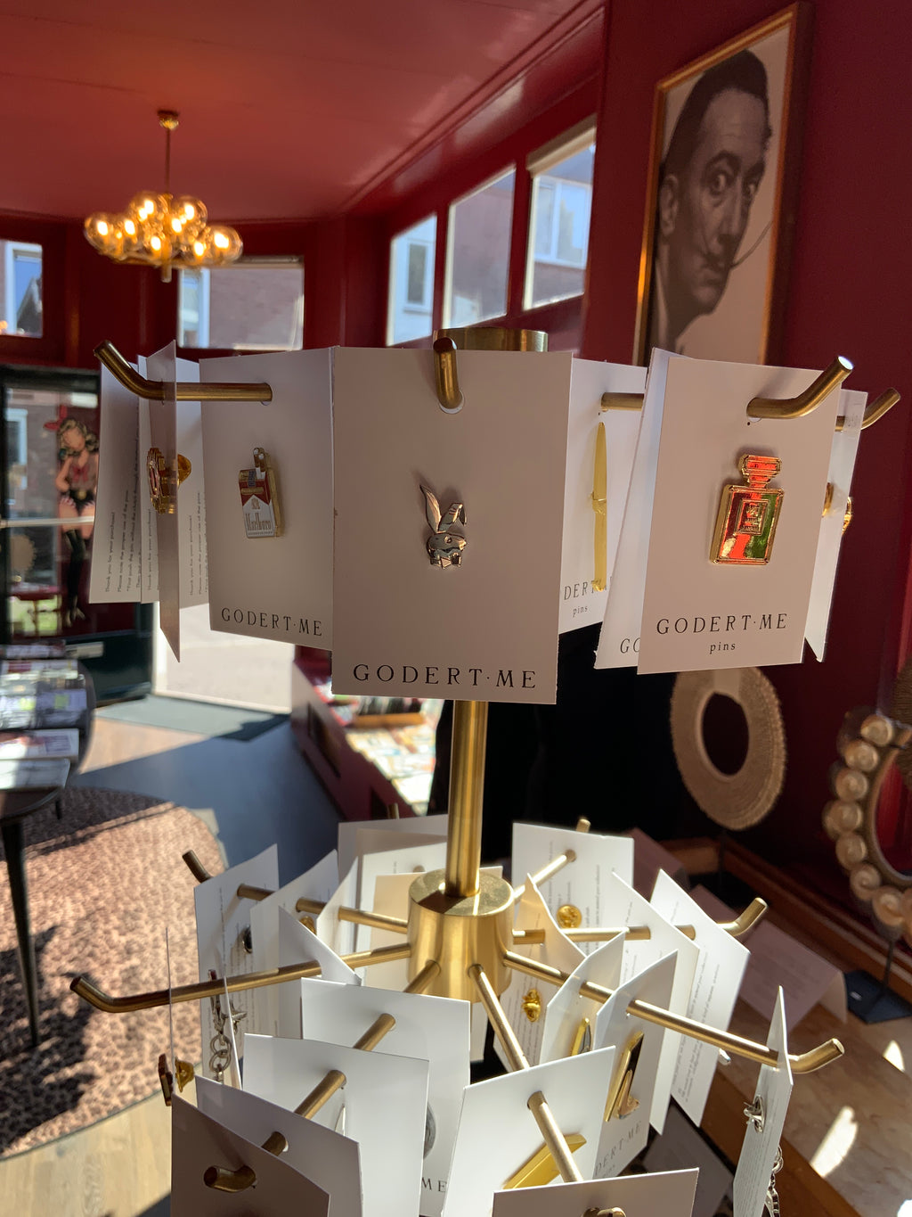 Alfiler conejita Playboy plateado