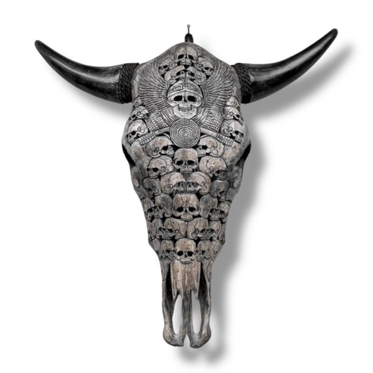 Handgesneden  Stieren Schedel met skulls