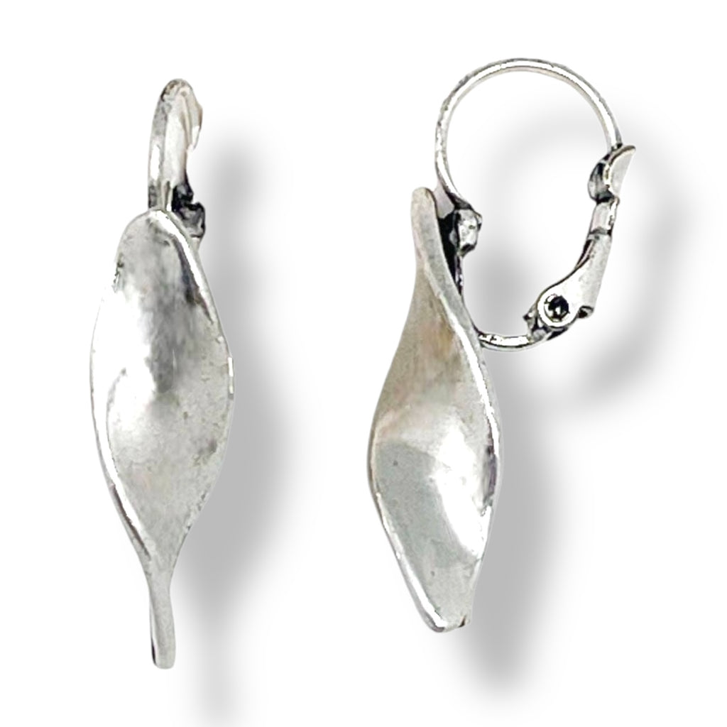 Propeller earring in silver plated crossbow