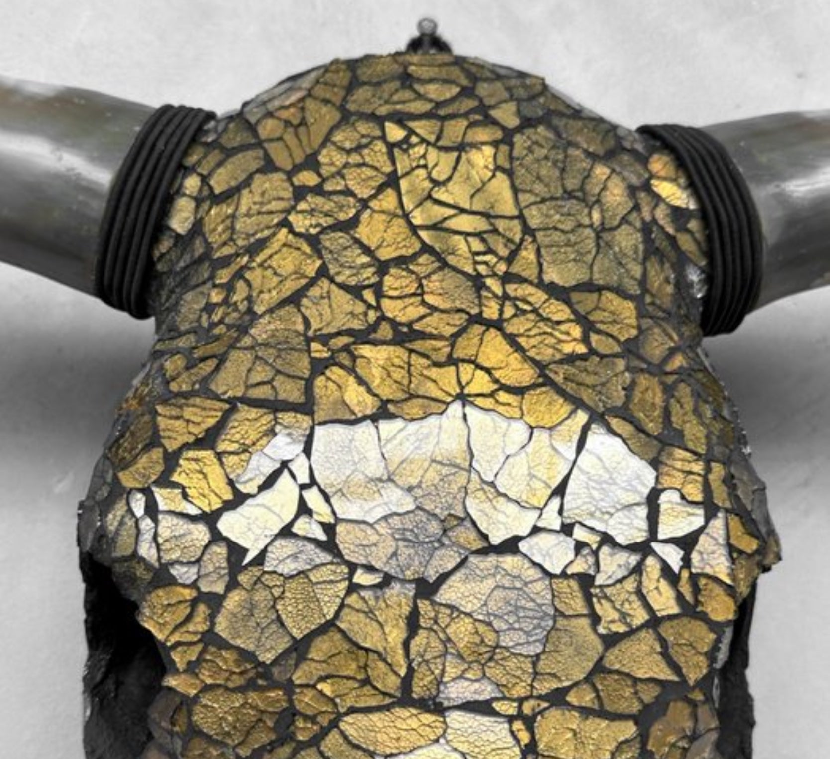 Buffel schedel - Glasmozaïek goud