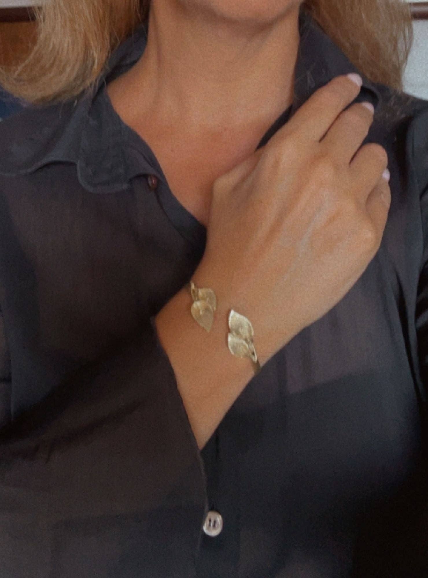 Double cleats bracelet in adjustable gold-plated brass