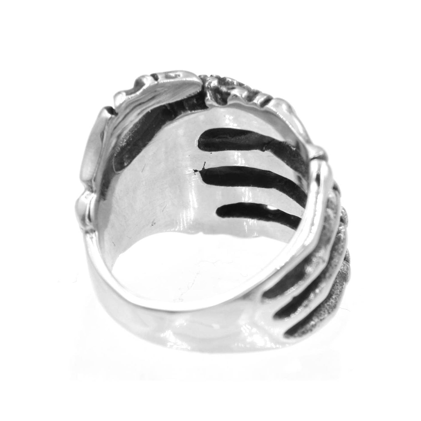 Anillo de mano de calavera