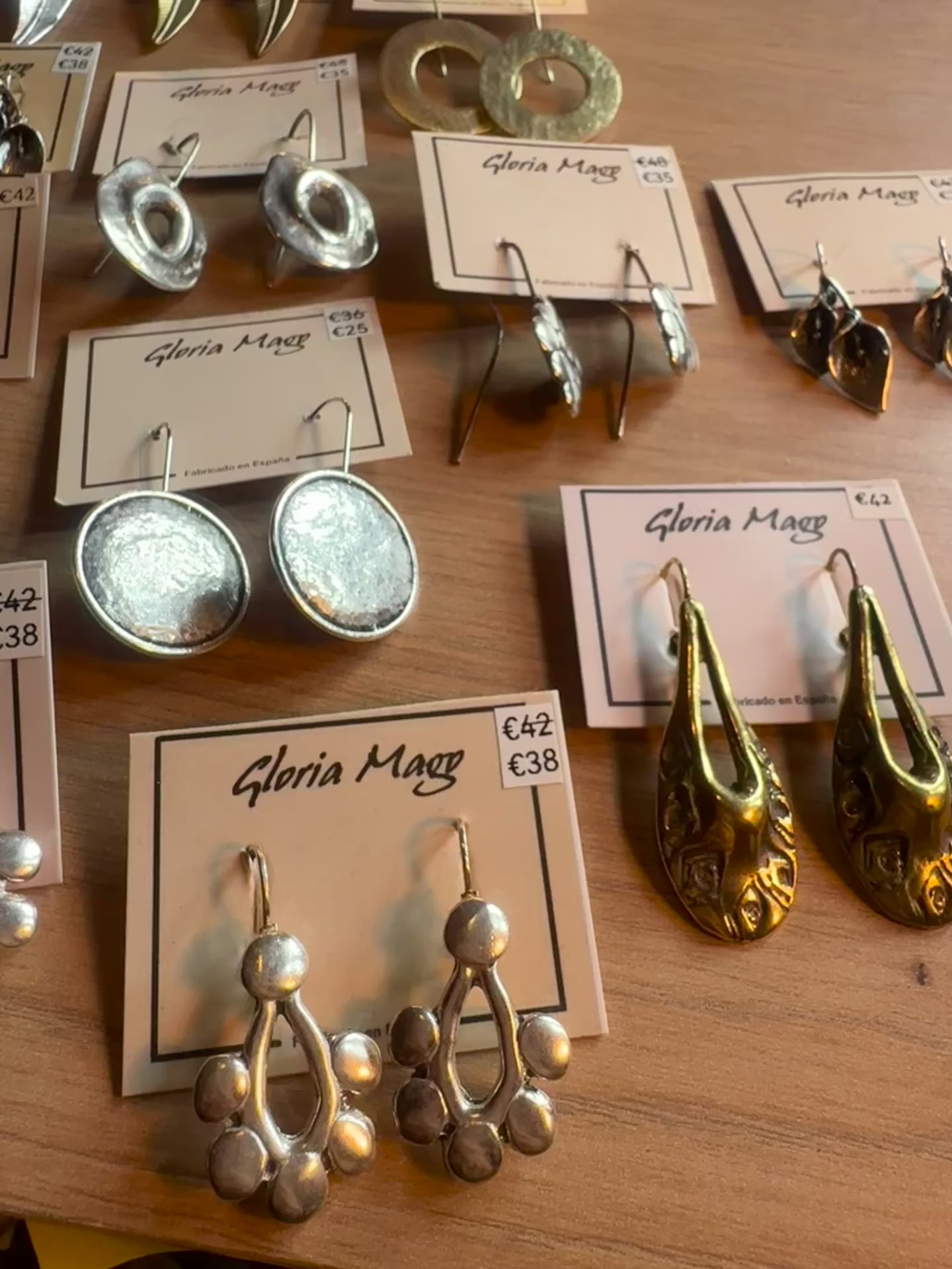 Gold hook earring “Saturn” Gold