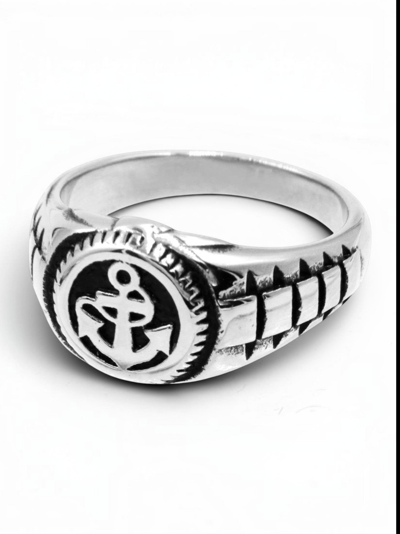 WILDSIDE hand-polished 316L stainless steel anchor ring with a detailed circular nautical design.