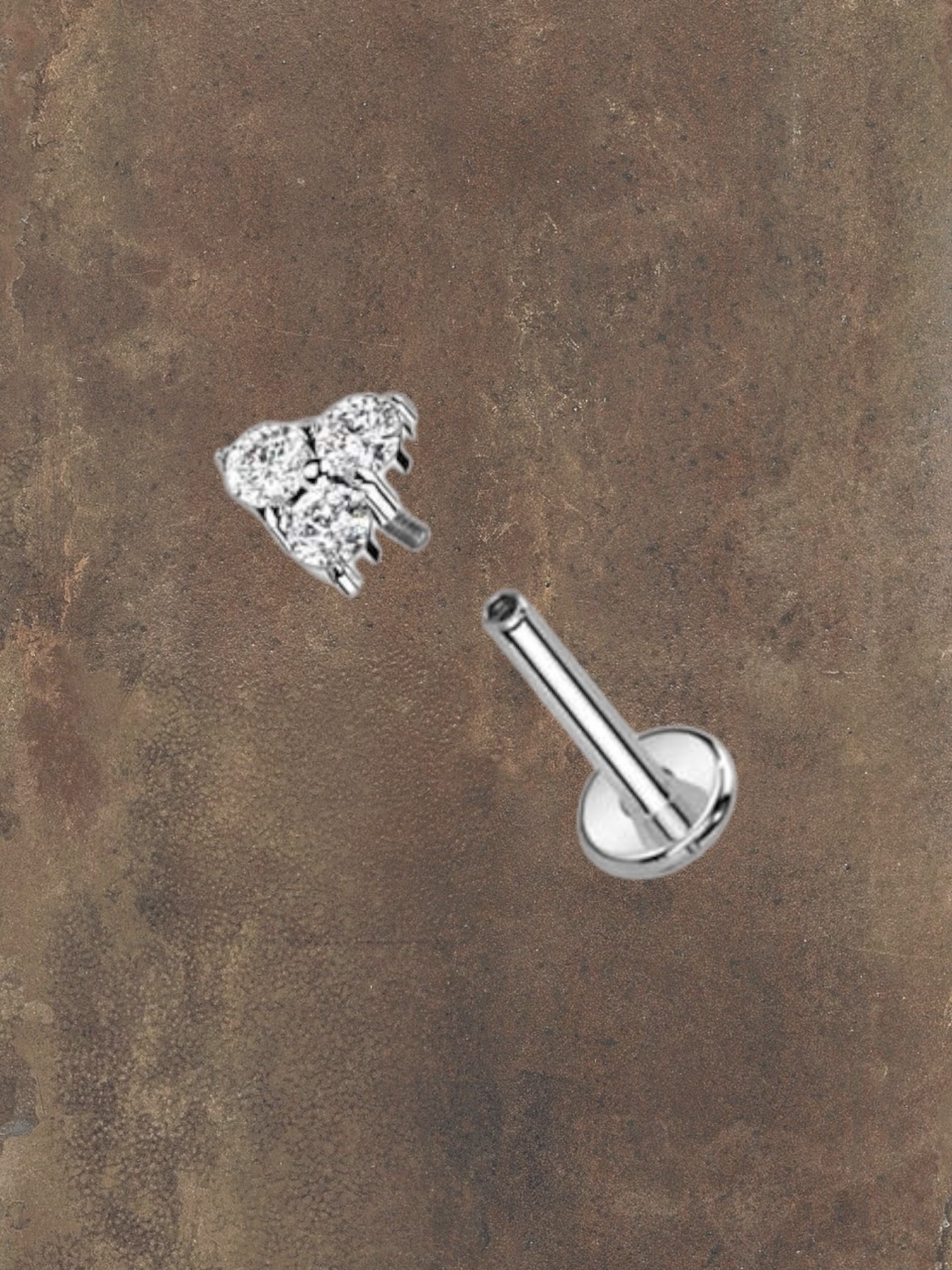 WILDSIDE flat labret piercing with internal thread, 316L surgical steel bar with three crystals.