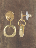 WILDSIDE gold-plated zamak earrings with embossed head design and irregular elements. 2.5cm length, hypoallergenic, stud fastening.