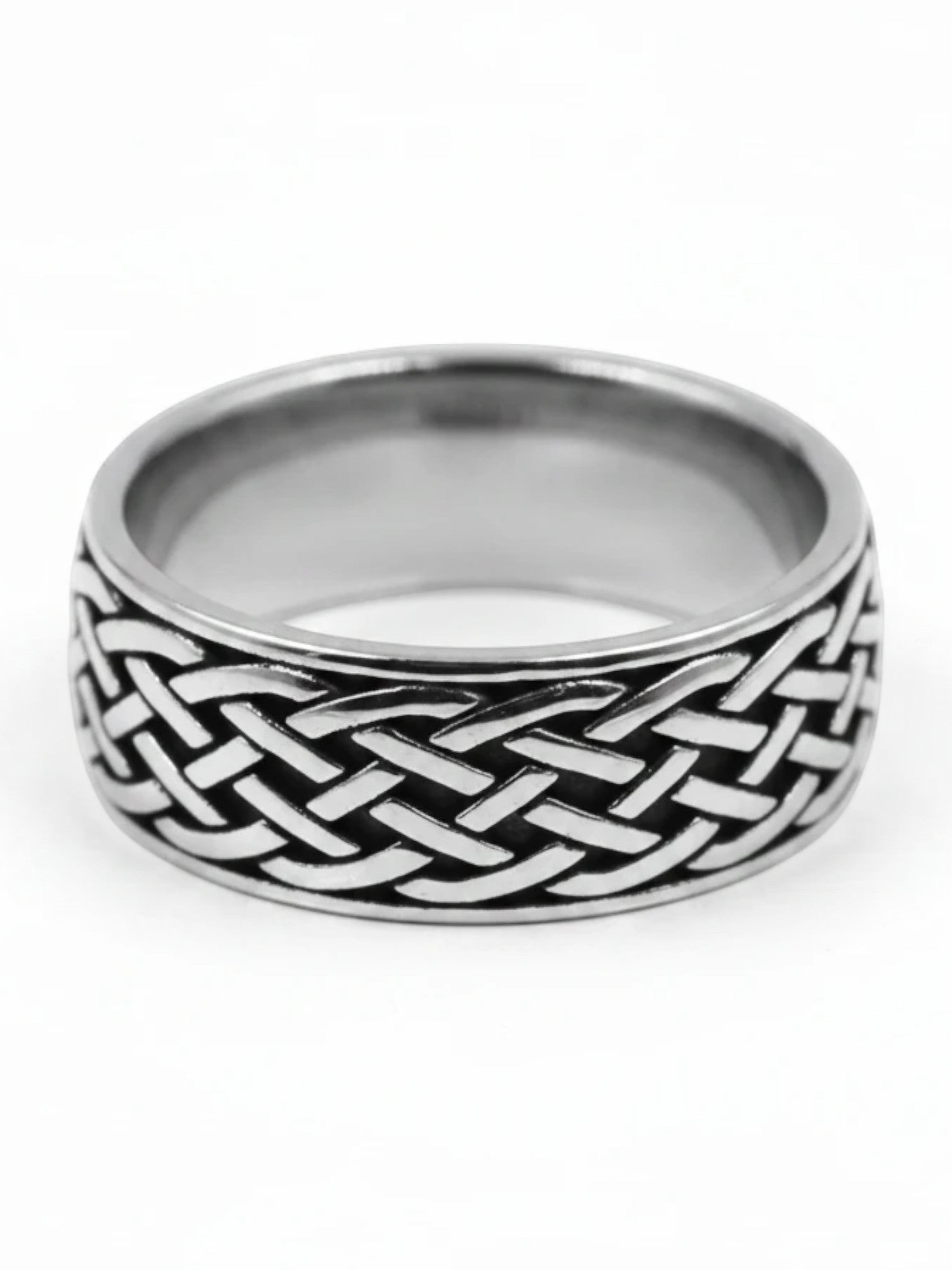 WILDSIDE silver braided ring crafted from polished 316L stainless steel with a detailed Celtic knot pattern.