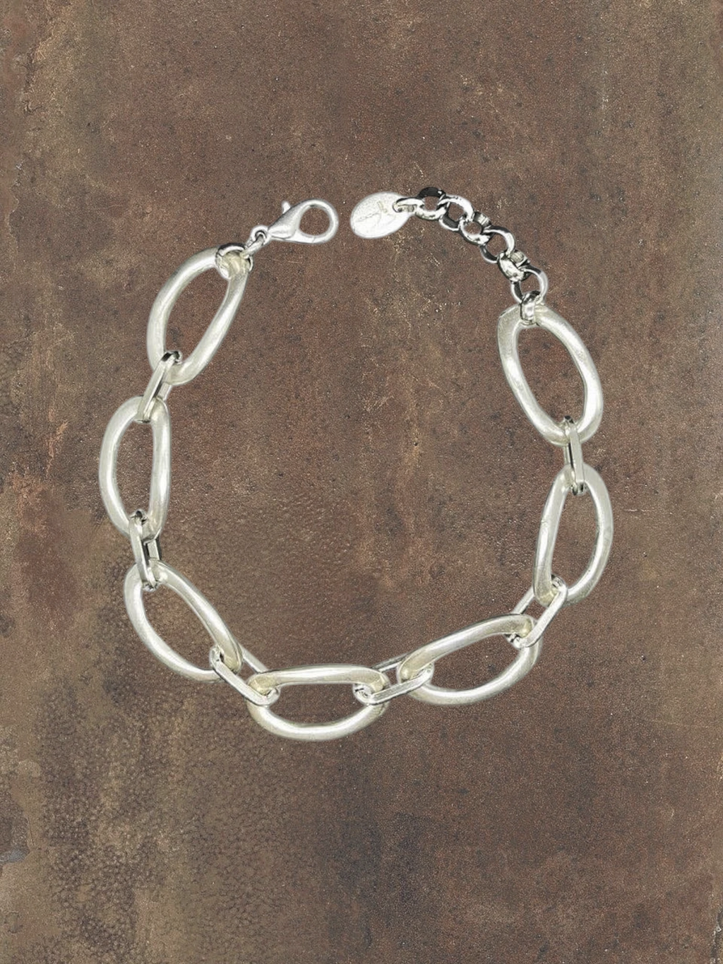 WILDSIDE silver plated oval link chain bracelet with lobster clasp and extension. Sustainable, antiallergic.