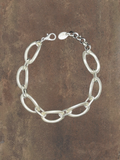 WILDSIDE silver plated oval link chain bracelet with lobster clasp and extension. Sustainable, antiallergic.