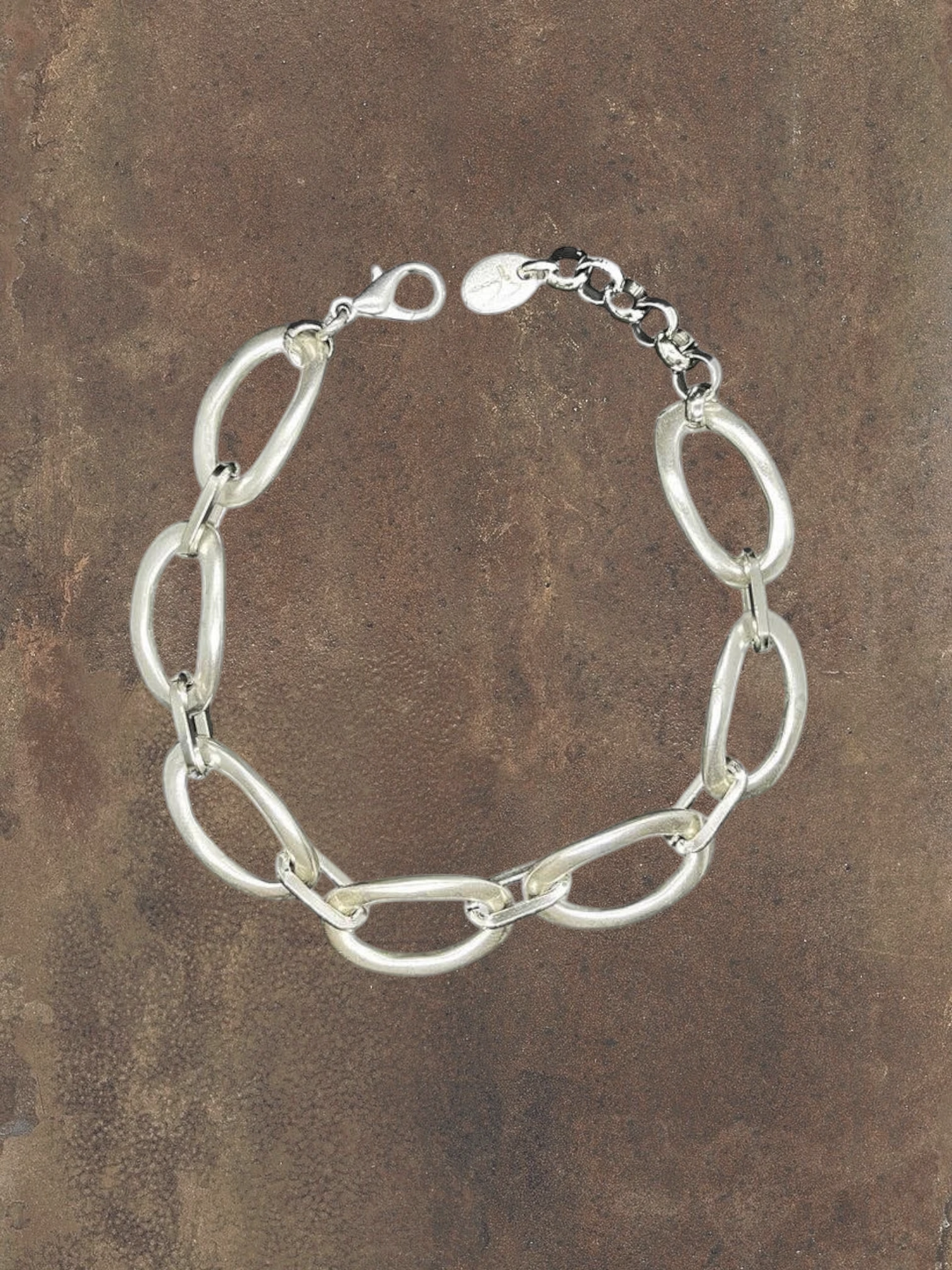 WILDSIDE silver plated oval link chain bracelet with lobster clasp and extension. Sustainable, antiallergic.